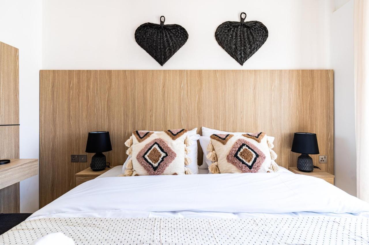 Made With Love 1-Br Apt By Finikoudes Beach ラルナカ エクステリア 写真